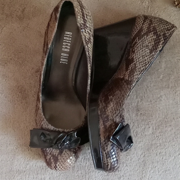 ⭐️ Host Pick ⭐️REBECCA Blue |  Animal Print Brown Faux Suede Wedges - Picture 6 of 12